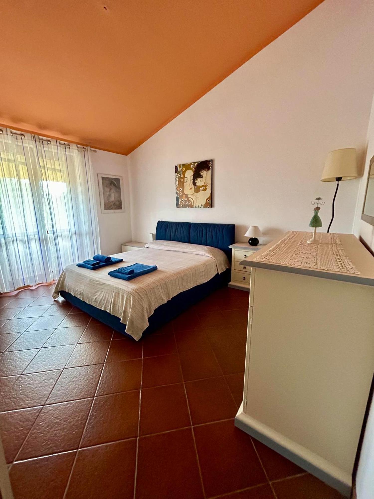 Amazing House 10 Min By Car From The Beach Olbia Exterior foto